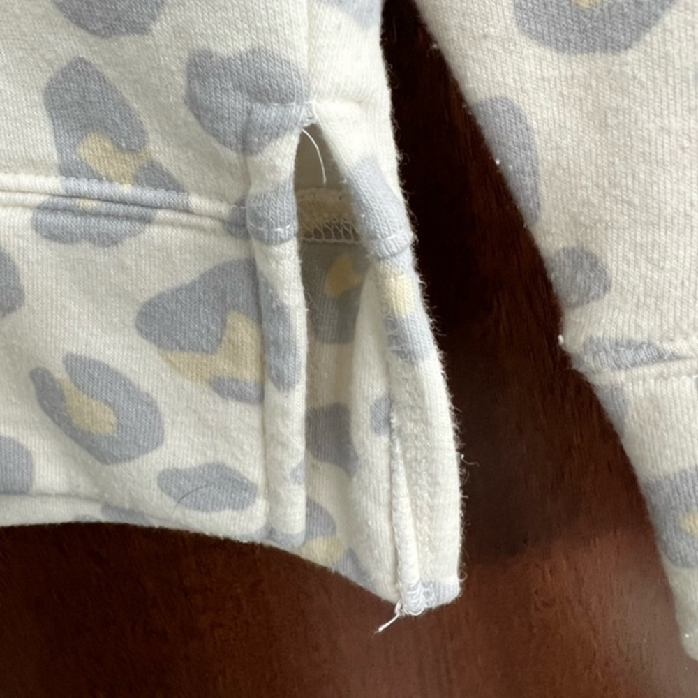 Dittos Animal Print Soft Cozy Fleece Crew Neck Sweatshirt Sweater Size‎ Medium - Picture 4 of 8